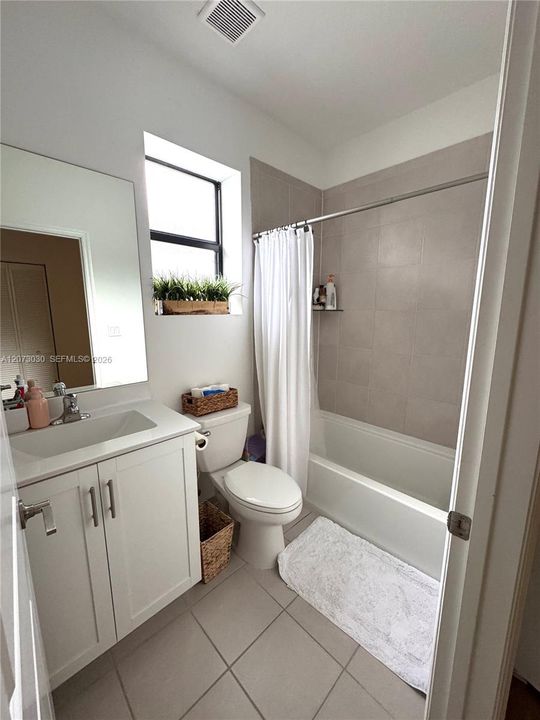 2nd Bathroom