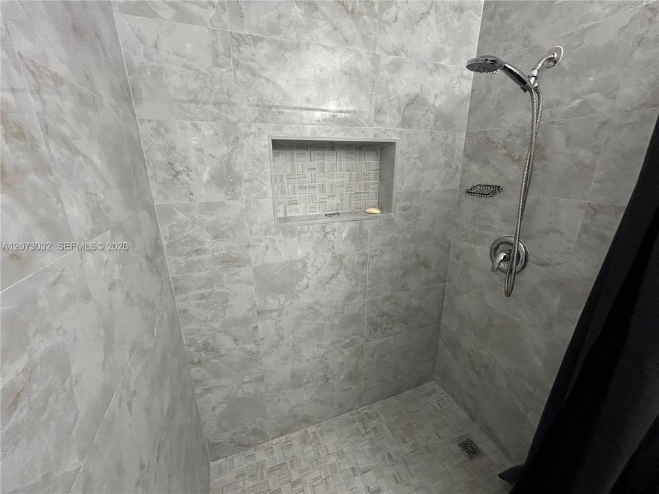 В аренду: $3,000 (3 спален, 2 ванн, 1294 Квадратных фут)