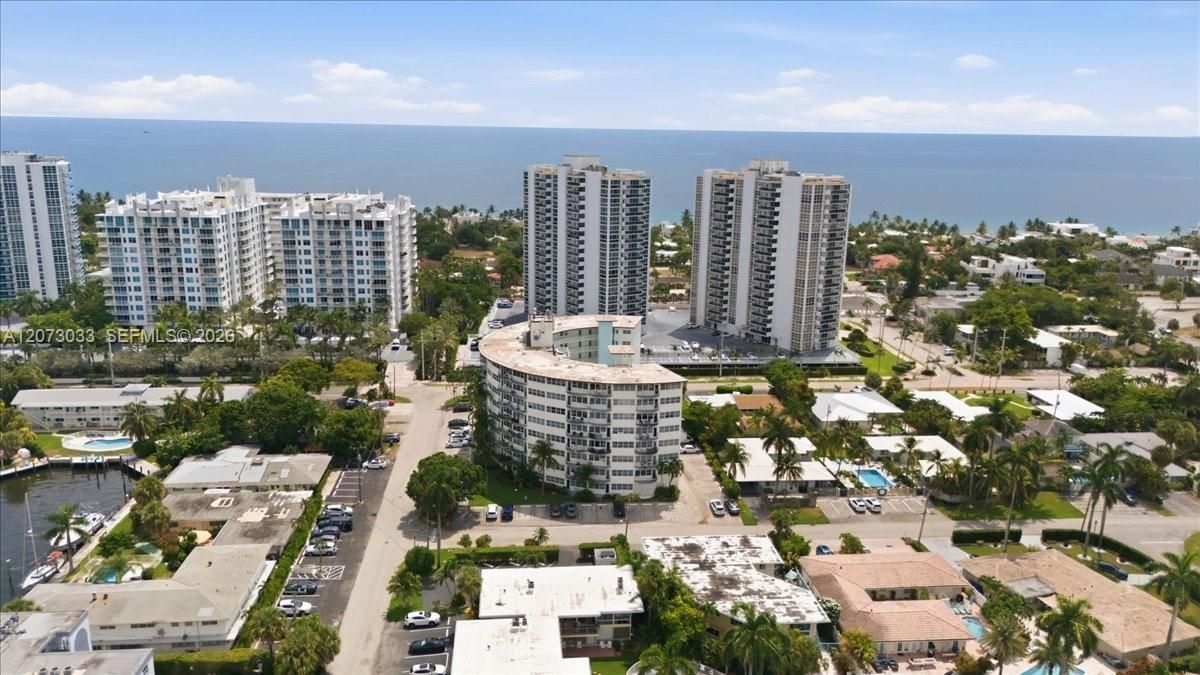 For Sale: $279,000 (2 beds, 1 baths, 760 Square Feet)