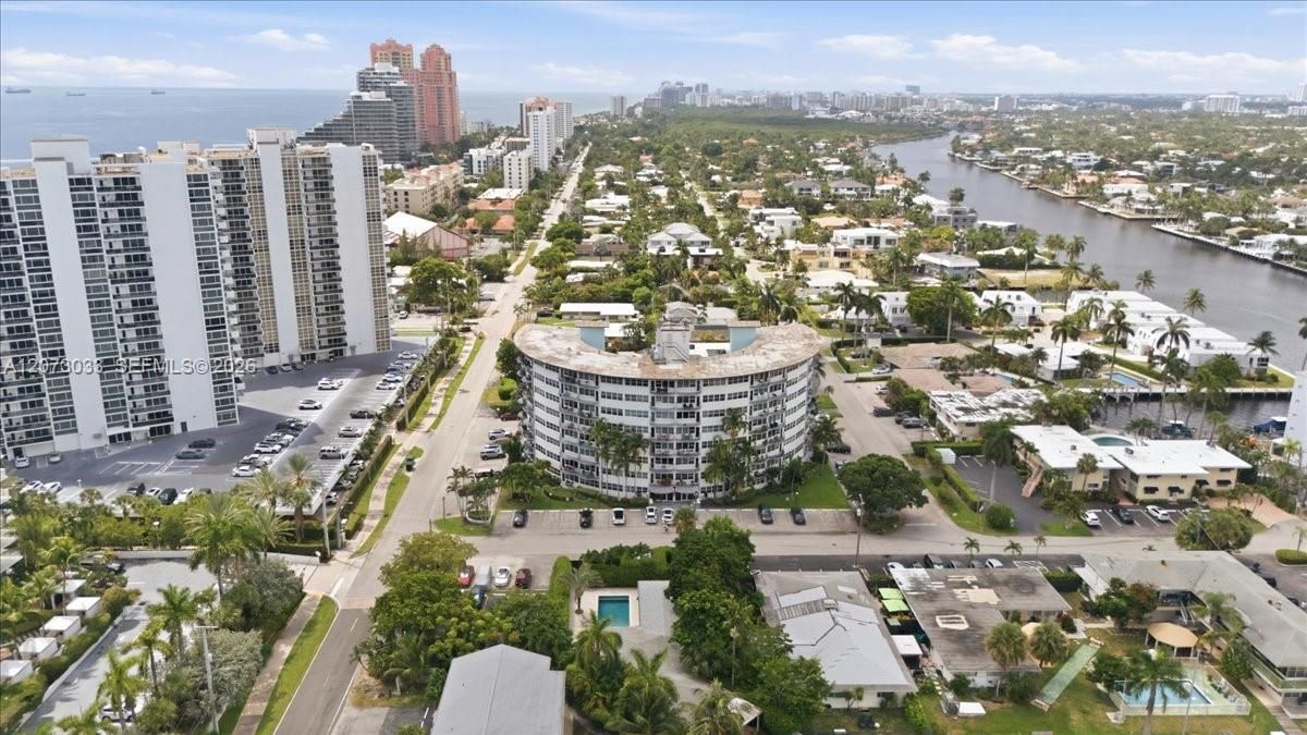 For Sale: $279,000 (2 beds, 1 baths, 760 Square Feet)