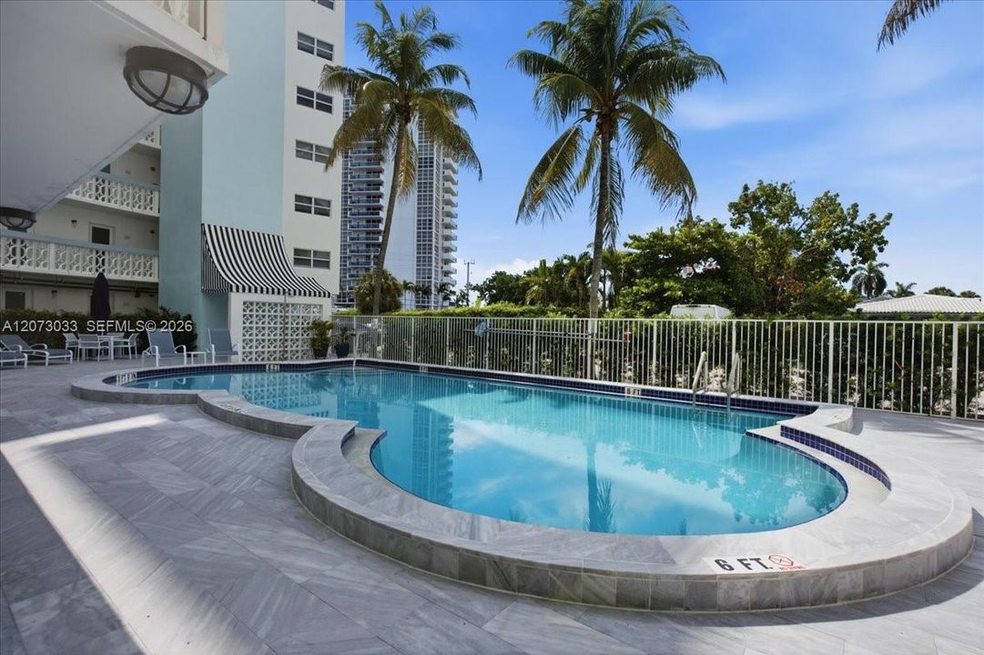 For Sale: $279,000 (2 beds, 1 baths, 760 Square Feet)