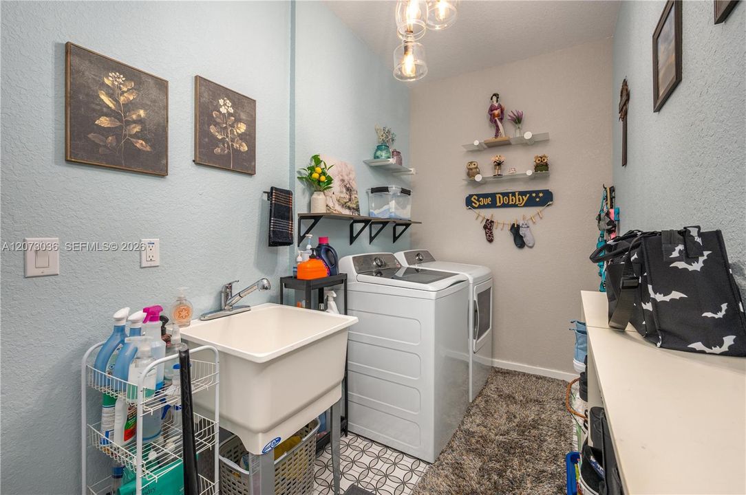 For Sale: $975,000 (6 beds, 4 baths, 0 Square Feet)