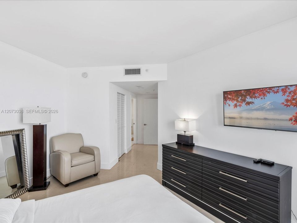 For Sale: $825,000 (3 beds, 3 baths, 1860 Square Feet)