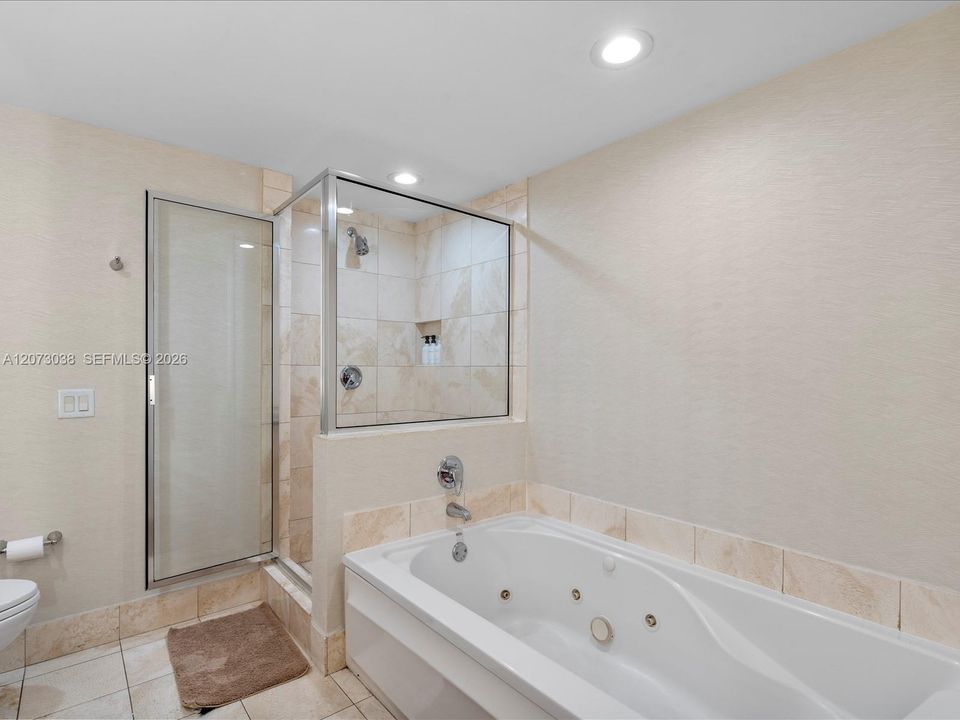 For Sale: $825,000 (3 beds, 3 baths, 1860 Square Feet)