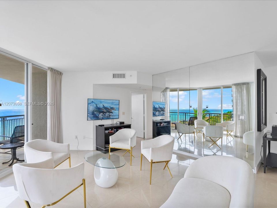 For Sale: $825,000 (3 beds, 3 baths, 1860 Square Feet)