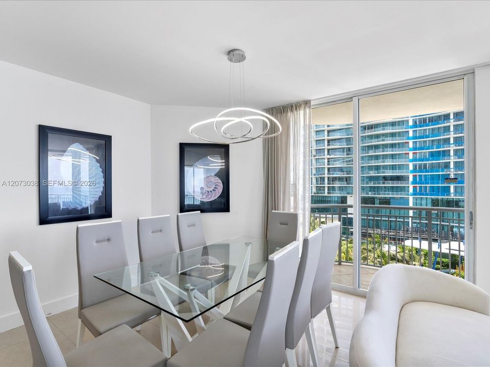 For Sale: $825,000 (3 beds, 3 baths, 1860 Square Feet)