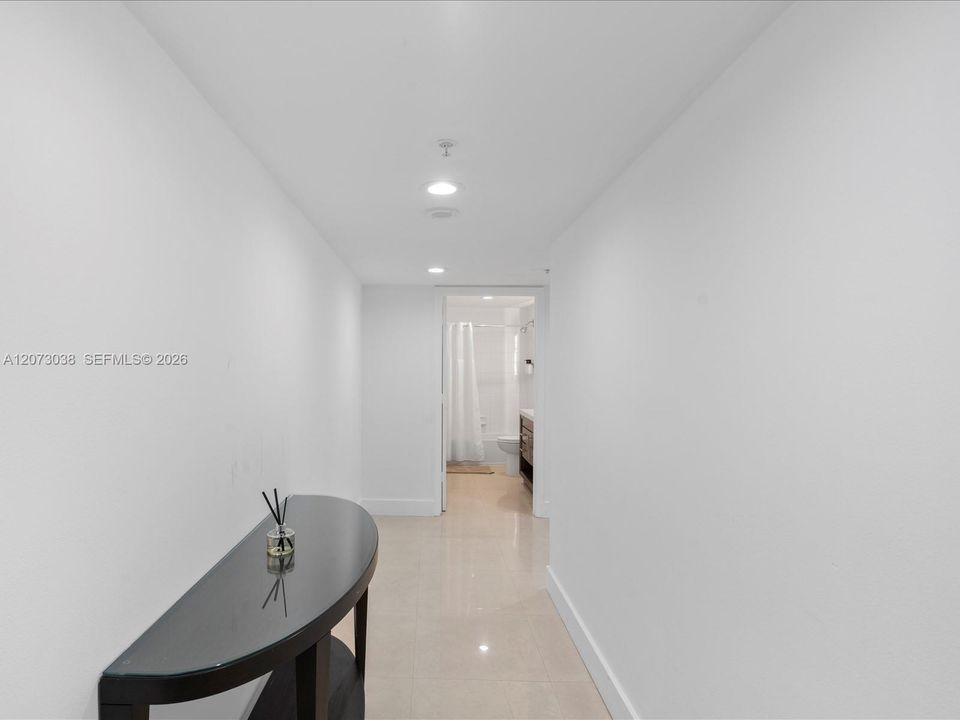 For Sale: $825,000 (3 beds, 3 baths, 1860 Square Feet)