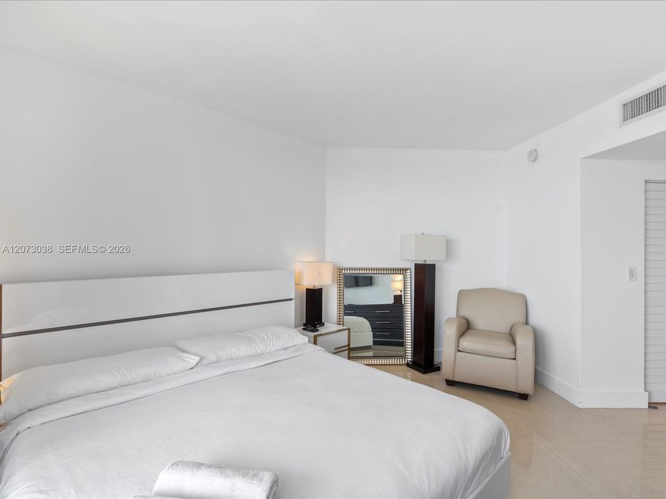 For Sale: $825,000 (3 beds, 3 baths, 1860 Square Feet)