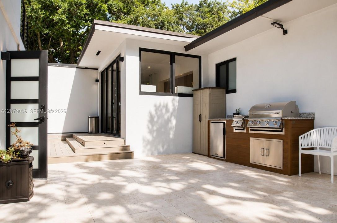For Sale: $2,699,000 (4 beds, 4 baths, 3256 Square Feet)