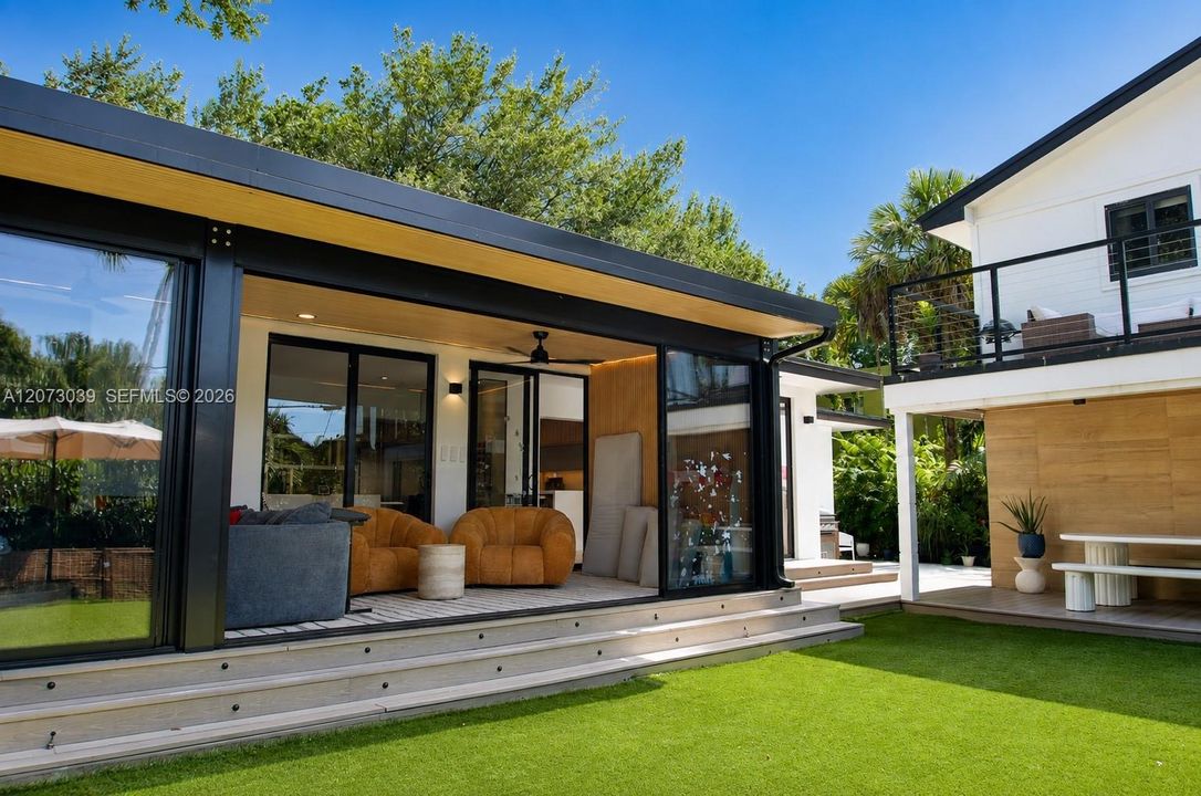 For Sale: $2,699,000 (4 beds, 4 baths, 3256 Square Feet)