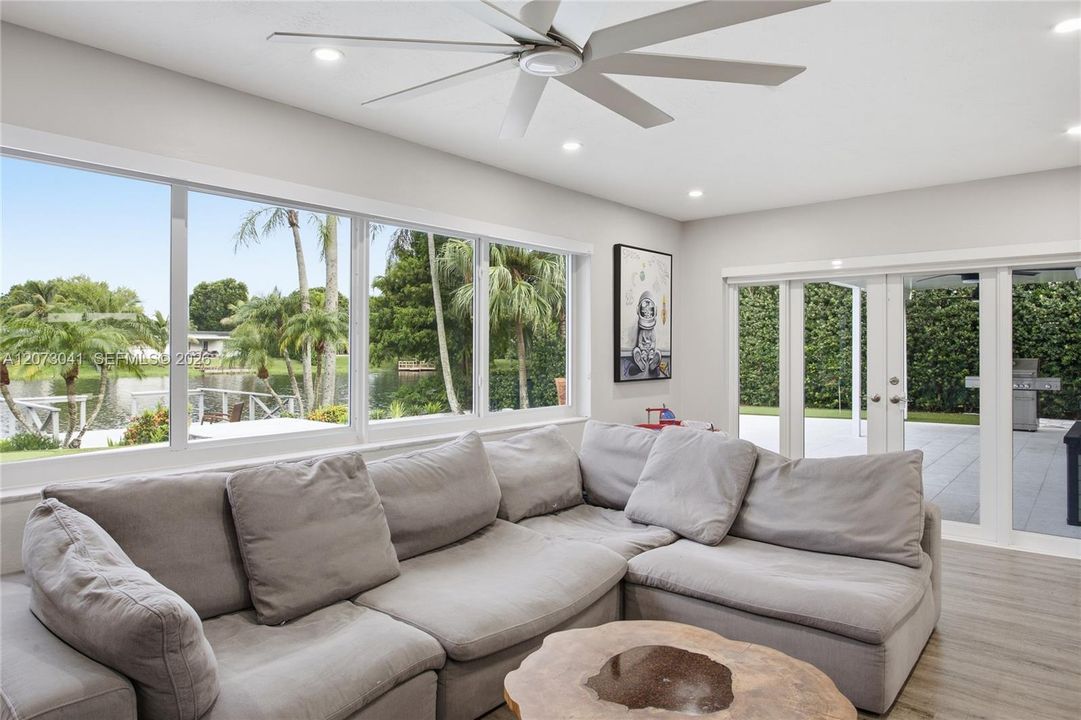 For Sale: $849,000 (3 beds, 2 baths, 1606 Square Feet)