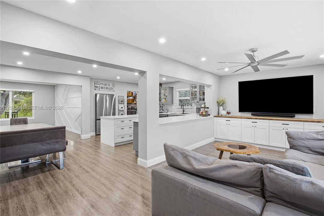For Sale: $849,000 (3 beds, 2 baths, 1606 Square Feet)