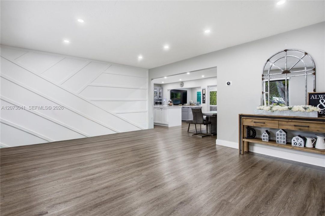 For Sale: $849,000 (3 beds, 2 baths, 1606 Square Feet)