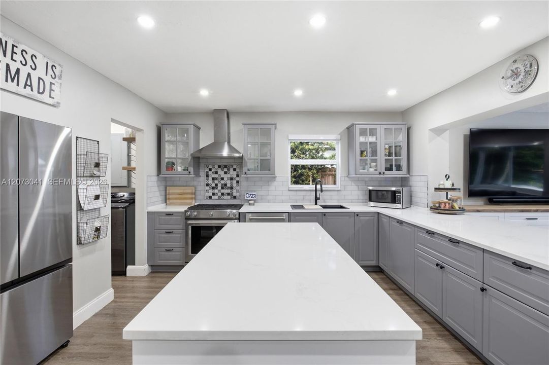 For Sale: $849,000 (3 beds, 2 baths, 1606 Square Feet)