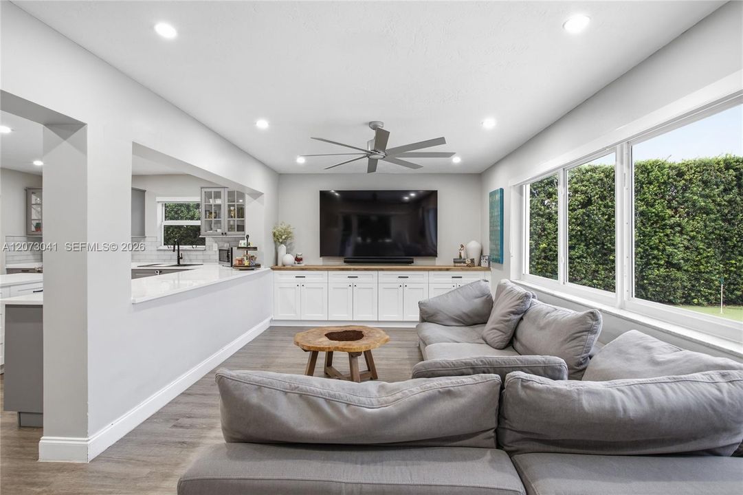 For Sale: $849,000 (3 beds, 2 baths, 1606 Square Feet)