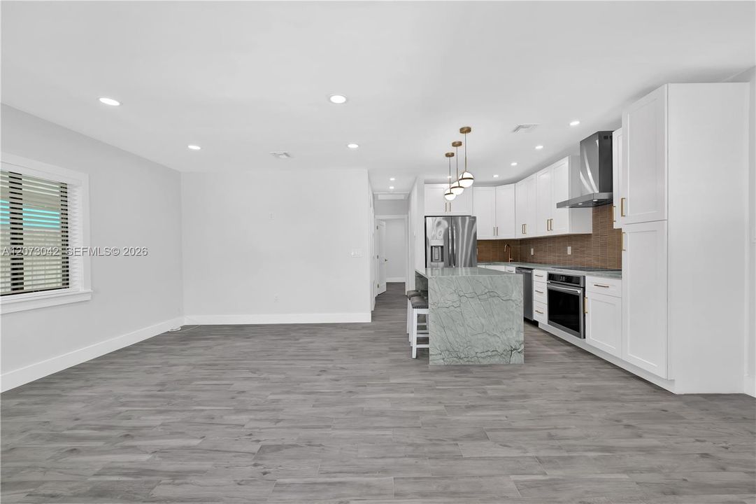 For Rent: $4,000 (3 beds, 2 baths, 1184 Square Feet)
