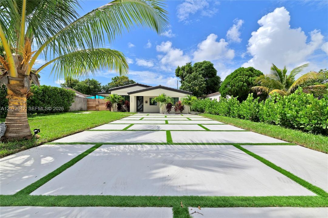 For Rent: $4,000 (3 beds, 2 baths, 1184 Square Feet)
