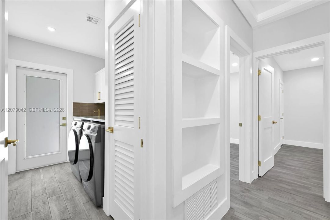 For Rent: $4,000 (3 beds, 2 baths, 1184 Square Feet)
