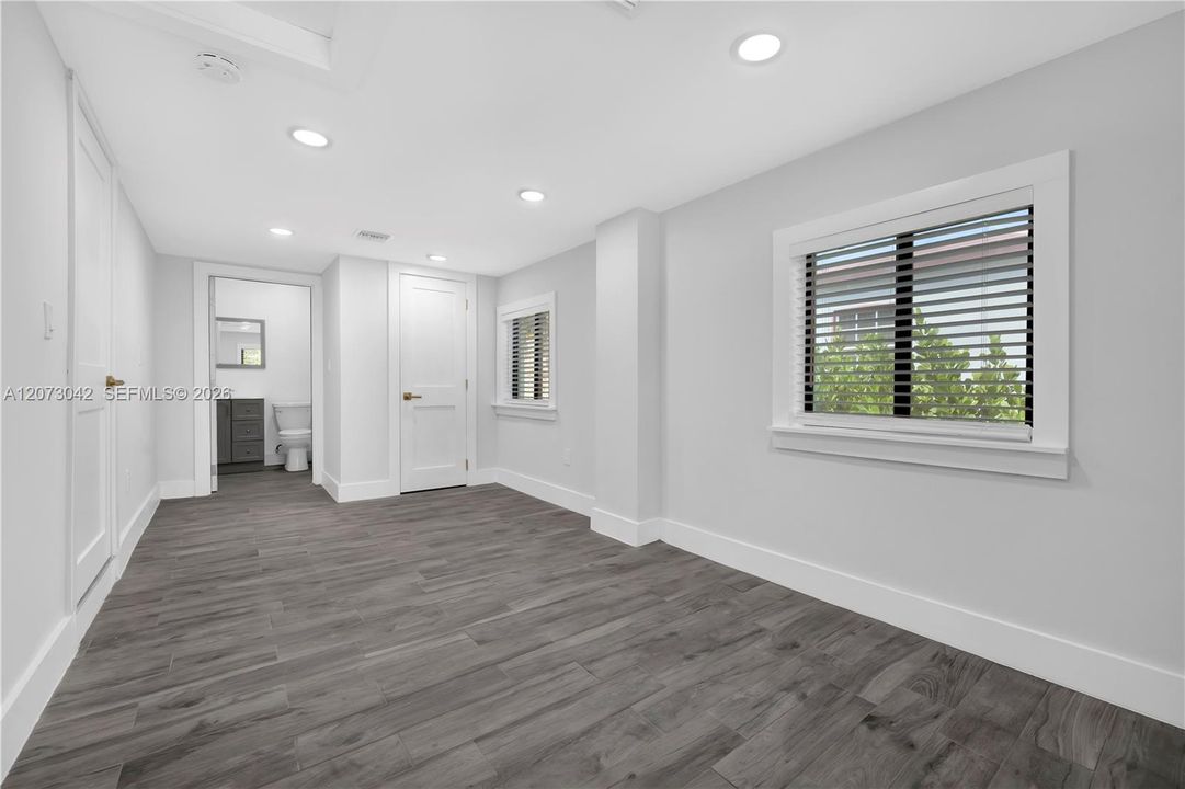 For Rent: $4,000 (3 beds, 2 baths, 1184 Square Feet)
