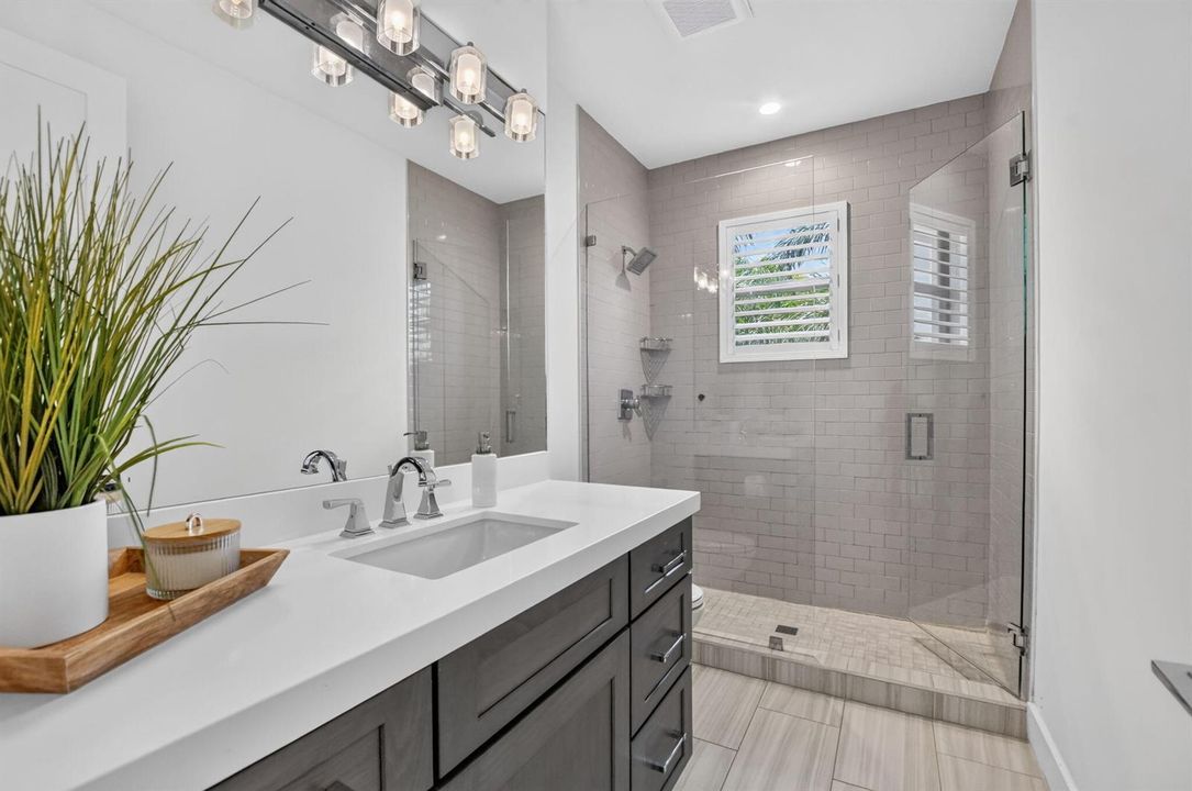 SECOND FLOOR BATH