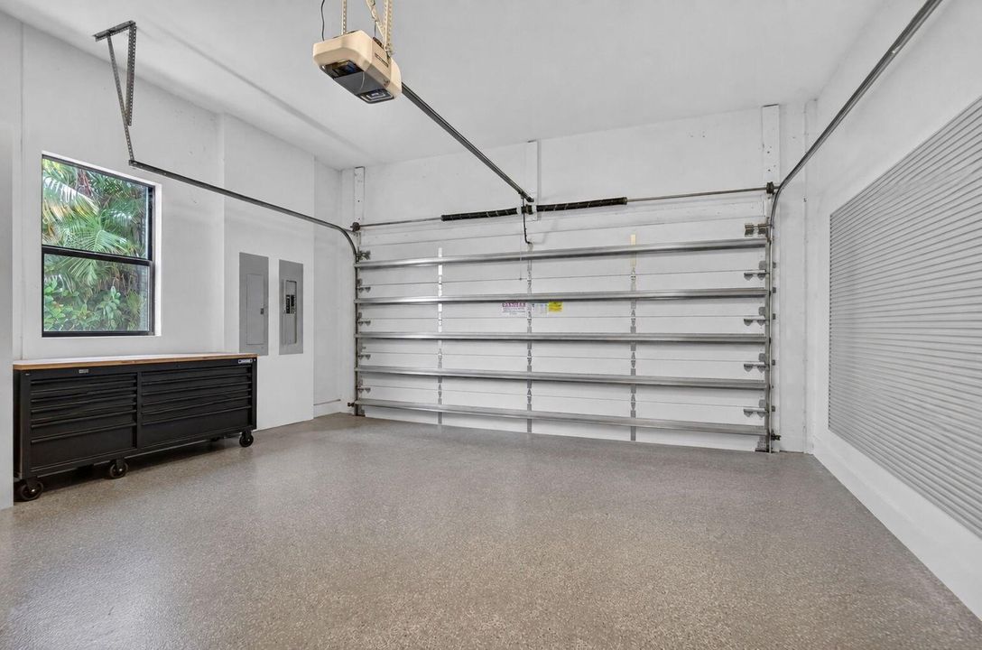 2 CAR GARAGE