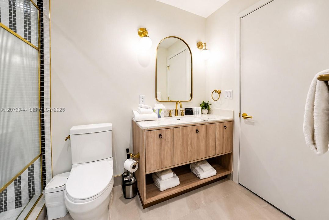 For Sale: $850,000 (1 beds, 1 baths, 720 Square Feet)