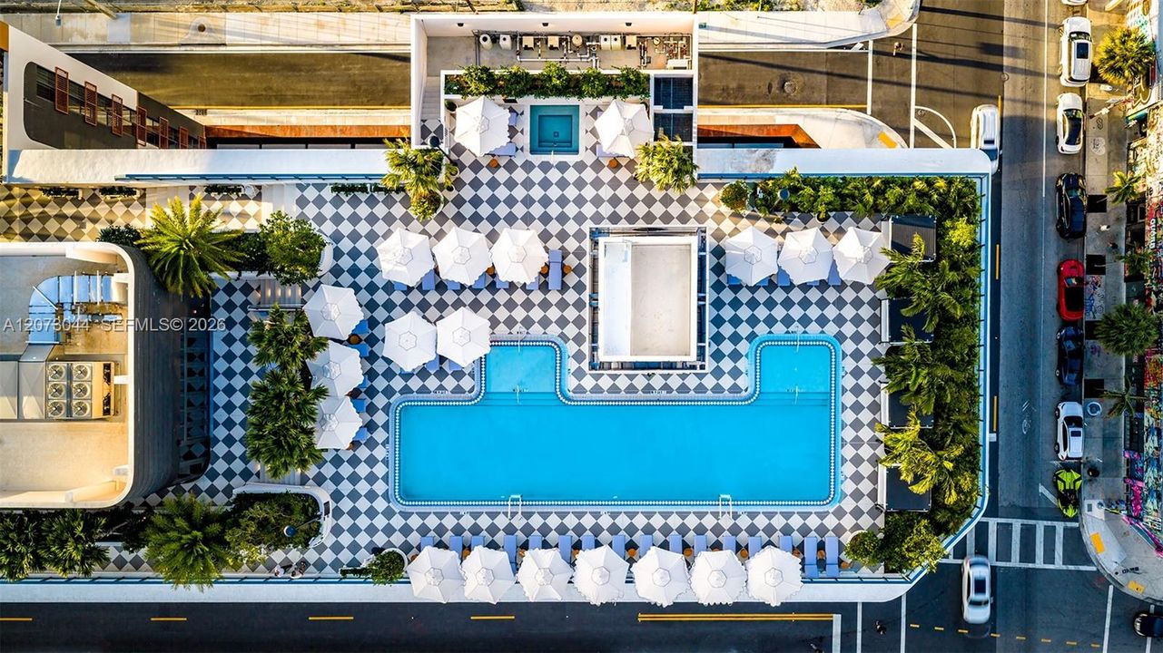 For Sale: $850,000 (1 beds, 1 baths, 720 Square Feet)