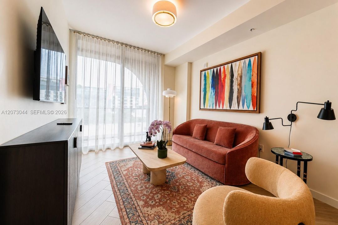 For Sale: $850,000 (1 beds, 1 baths, 720 Square Feet)