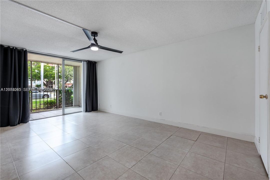 En Venta: $185,000 (2 camas, 1 baños, 924 Pies cuadrados)