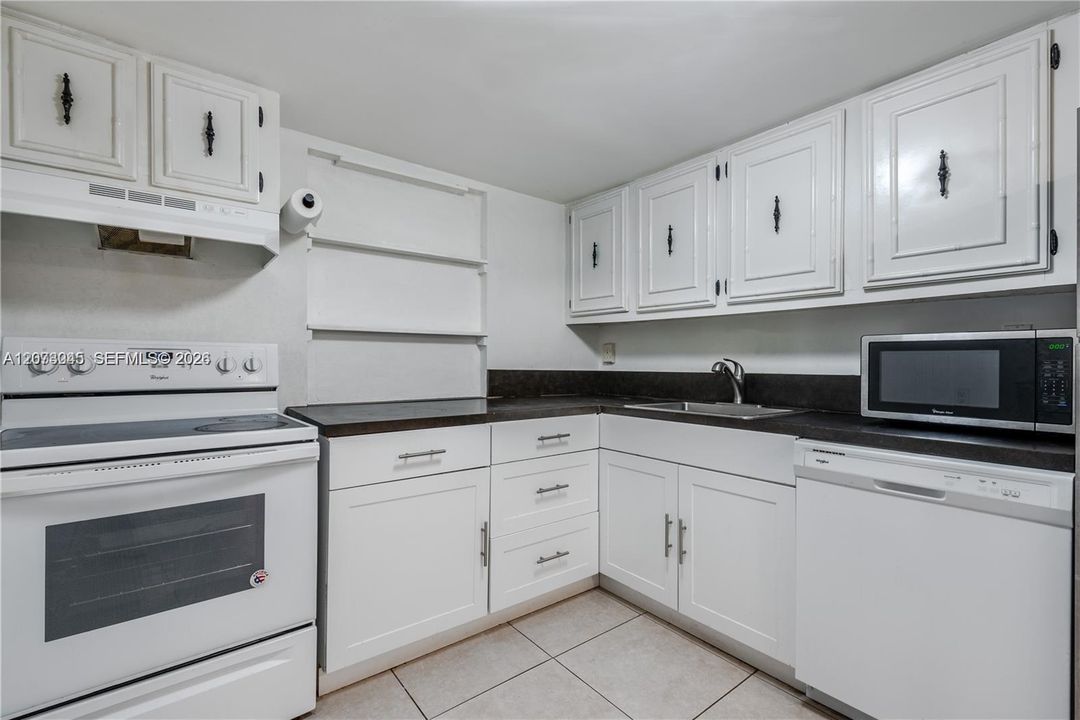 En Venta: $185,000 (2 camas, 1 baños, 924 Pies cuadrados)