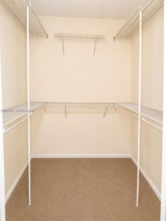 For Rent: $2,375 (2 beds, 2 baths, 1115 Square Feet)