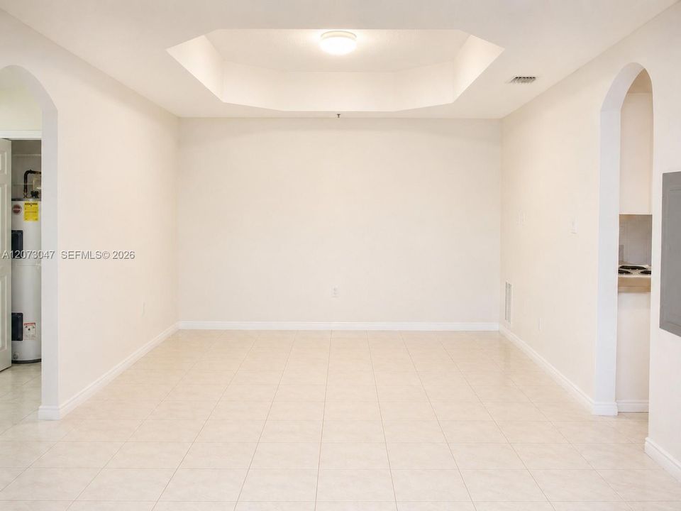 For Rent: $2,375 (2 beds, 2 baths, 1115 Square Feet)