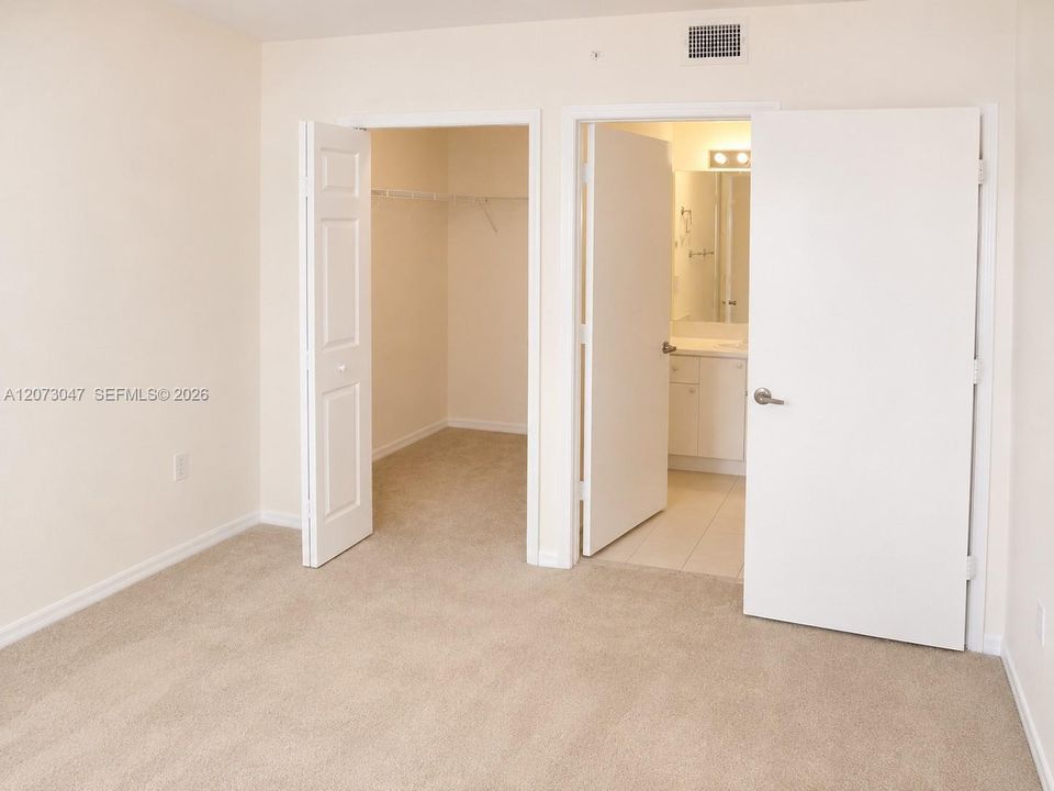For Rent: $2,375 (2 beds, 2 baths, 1115 Square Feet)