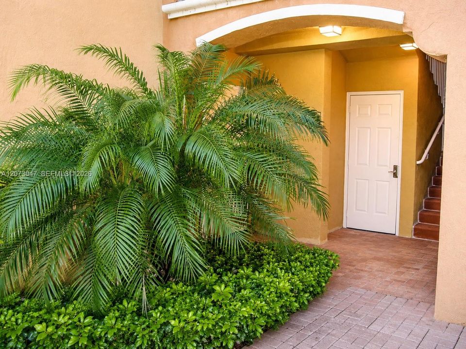 For Rent: $2,375 (2 beds, 2 baths, 1115 Square Feet)