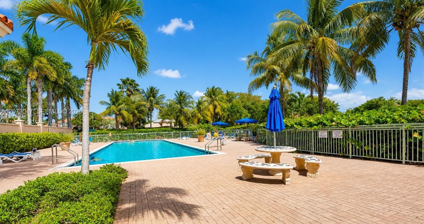 For Rent: $2,375 (2 beds, 2 baths, 1115 Square Feet)