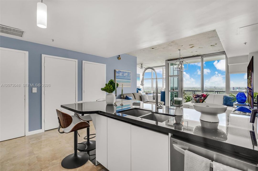 For Sale: $390,000 (0 beds, 1 baths, 655 Square Feet)