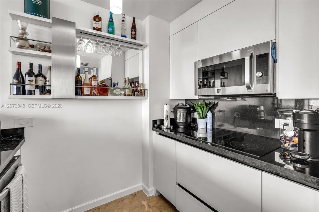For Sale: $390,000 (0 beds, 1 baths, 655 Square Feet)