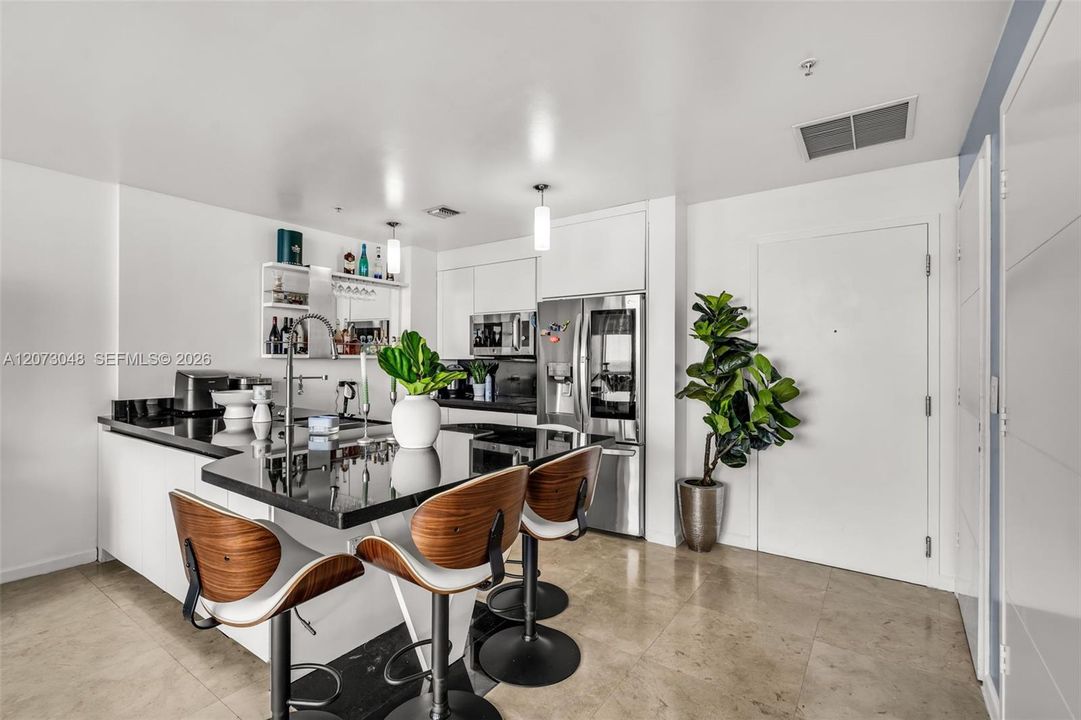 For Sale: $390,000 (0 beds, 1 baths, 655 Square Feet)