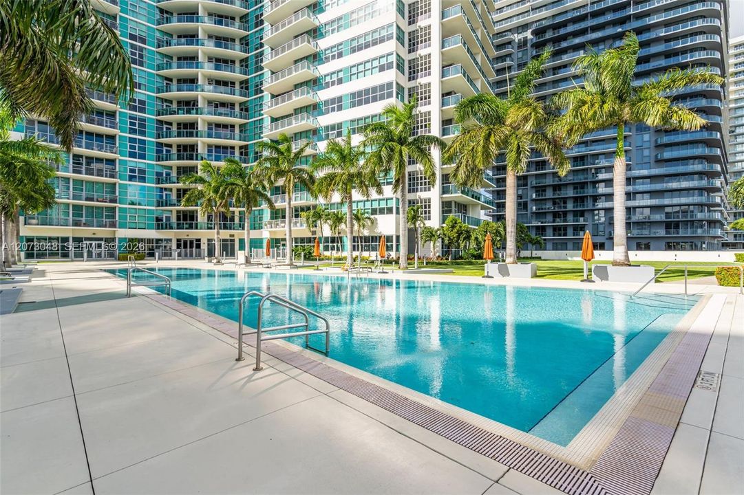 For Sale: $390,000 (0 beds, 1 baths, 655 Square Feet)