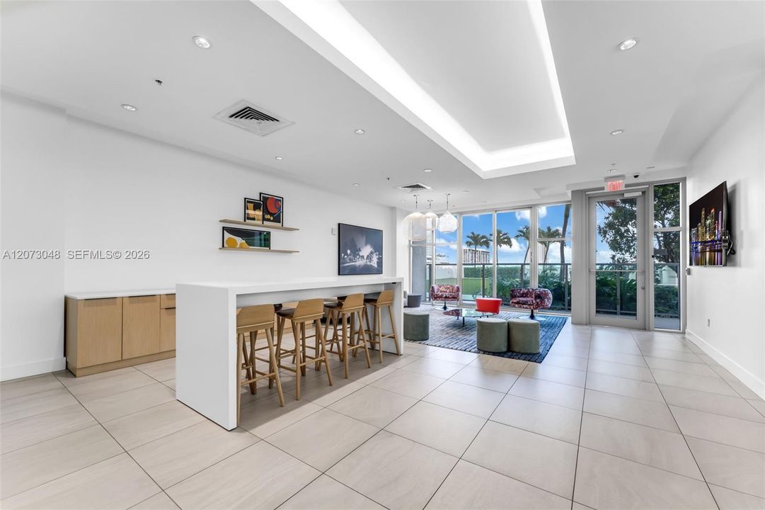 For Sale: $390,000 (0 beds, 1 baths, 655 Square Feet)