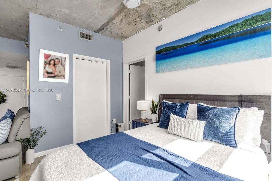 For Sale: $390,000 (0 beds, 1 baths, 655 Square Feet)