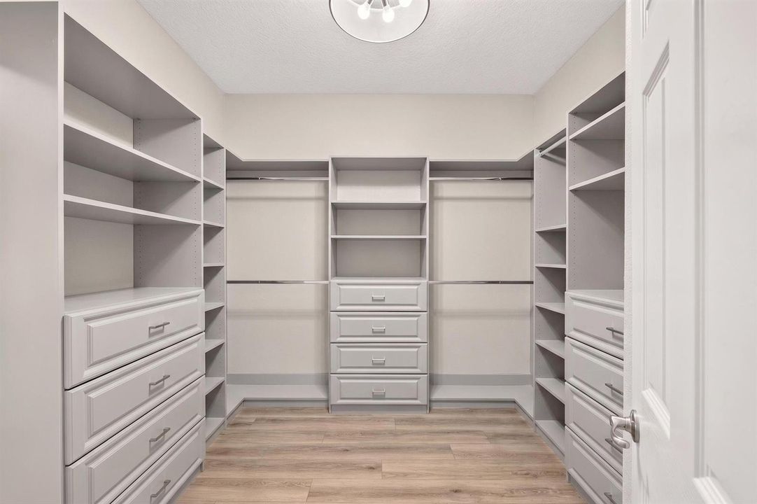 California Style Walk-In Closet