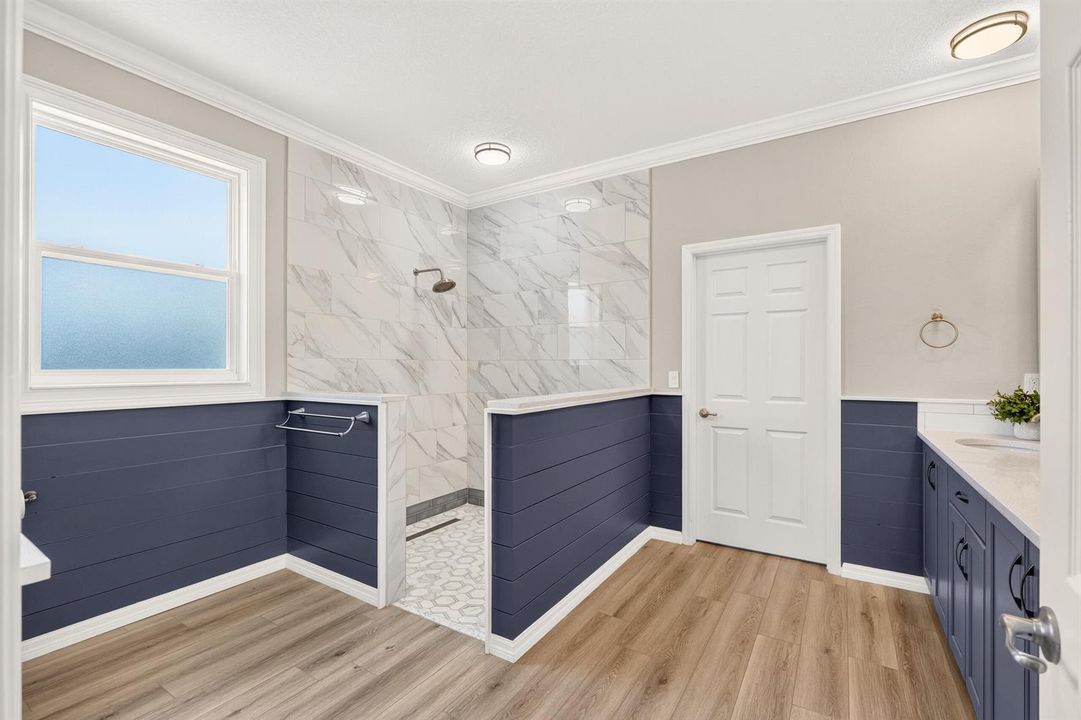 Spacious Ensuite Master Bathroom
