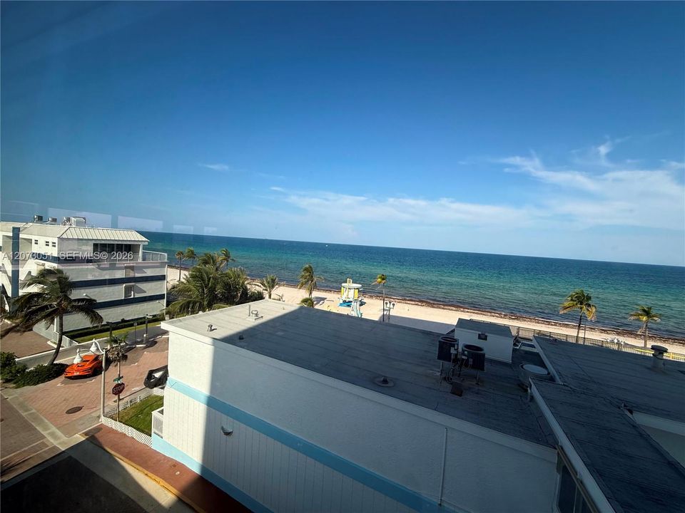 For Rent: $4,800 (2 beds, 2 baths, 1204 Square Feet)