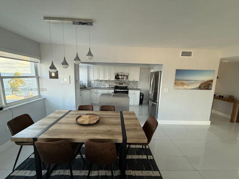 For Rent: $4,800 (2 beds, 2 baths, 1204 Square Feet)