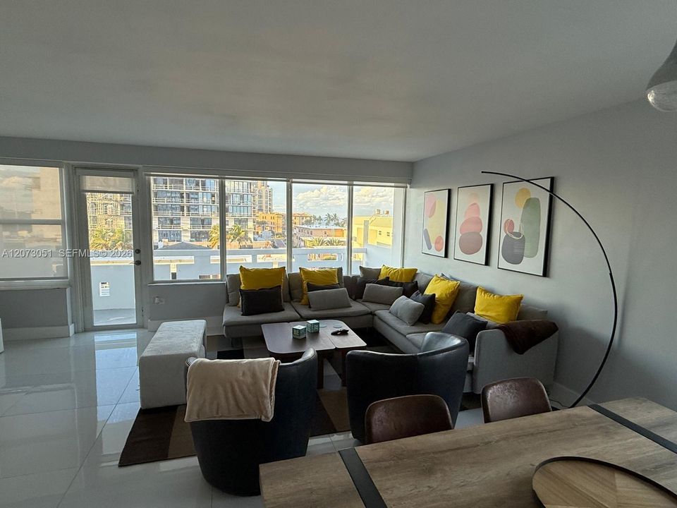For Rent: $4,800 (2 beds, 2 baths, 1204 Square Feet)