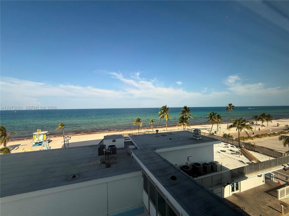 For Rent: $4,800 (2 beds, 2 baths, 1204 Square Feet)