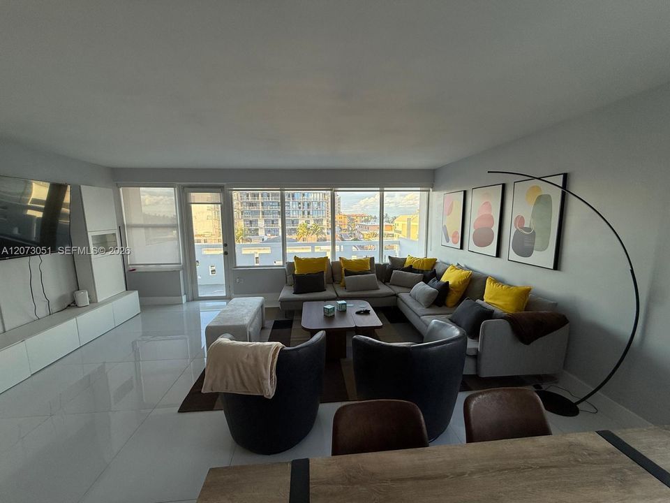 For Rent: $4,800 (2 beds, 2 baths, 1204 Square Feet)