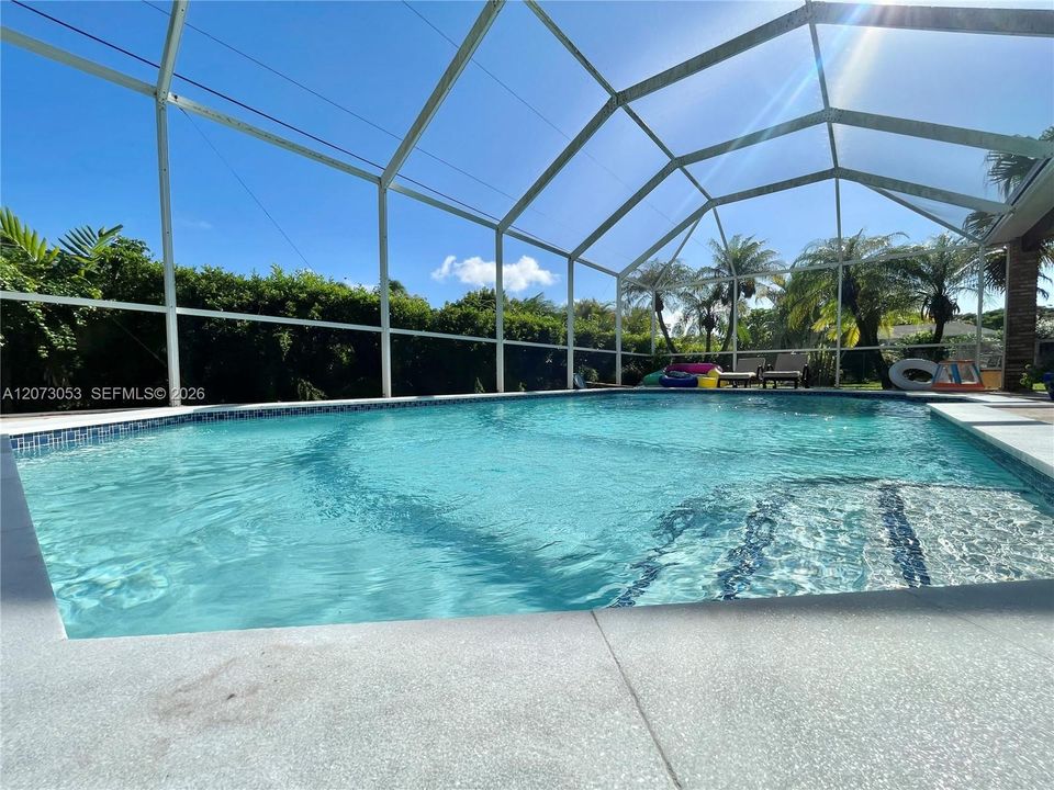 For Sale: $1,300,000 (5 beds, 3 baths, 2181 Square Feet)