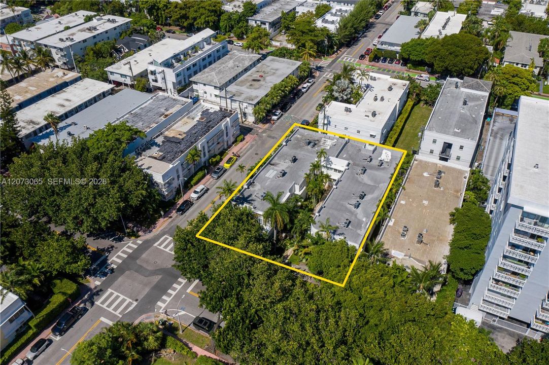 For Rent: $2,350 (1 beds, 1 baths, 716 Square Feet)